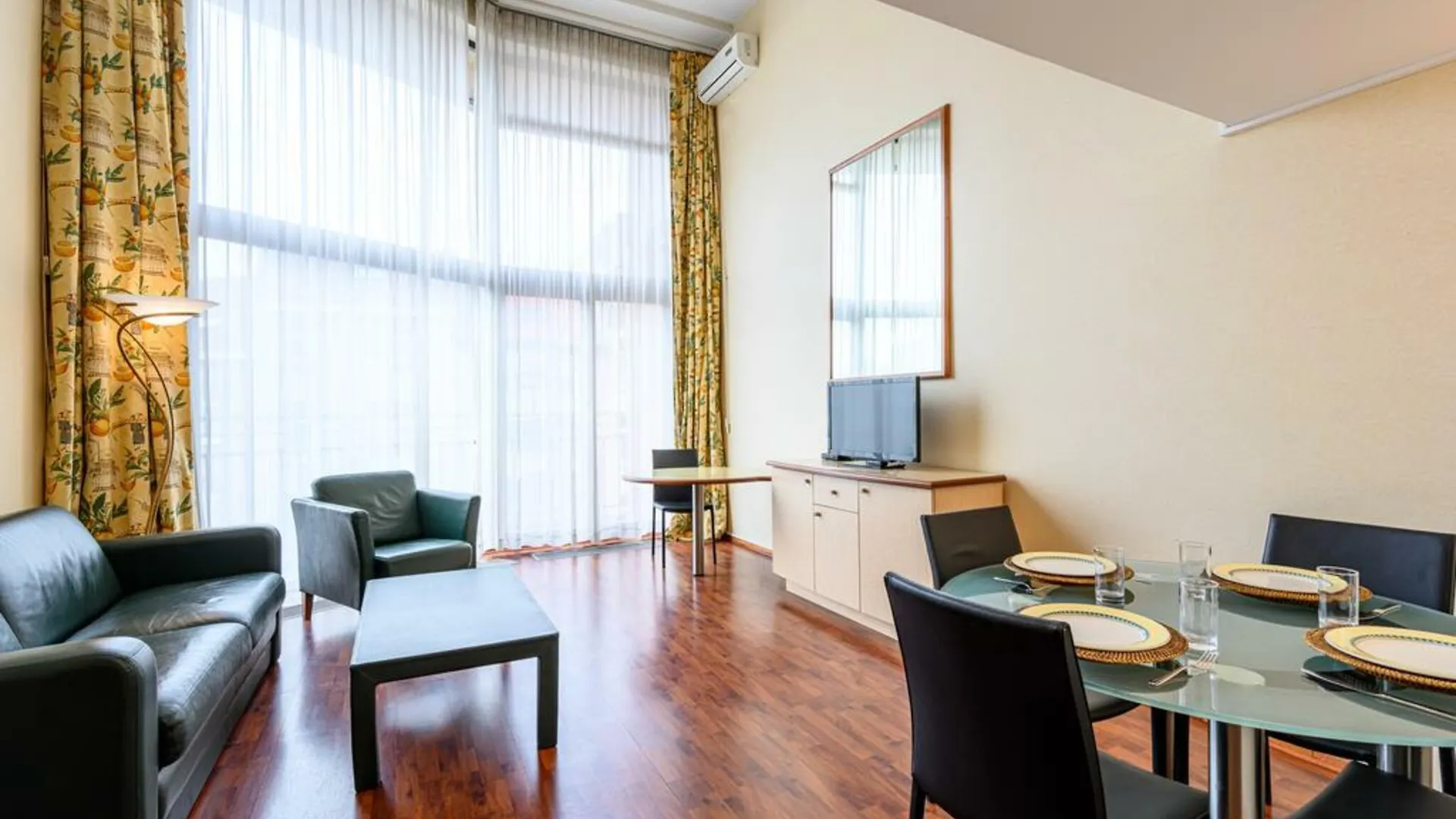 B-Aparthotel Montgomery Etterbeek 4*,