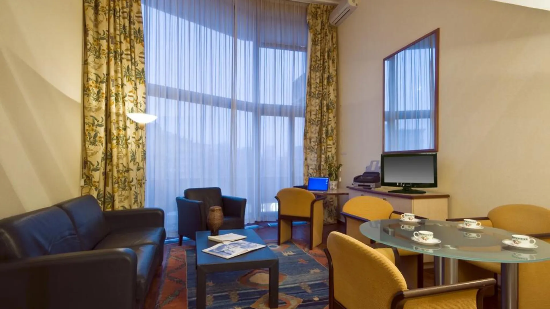 B-Aparthotel Montgomery Etterbeek Aparthotel